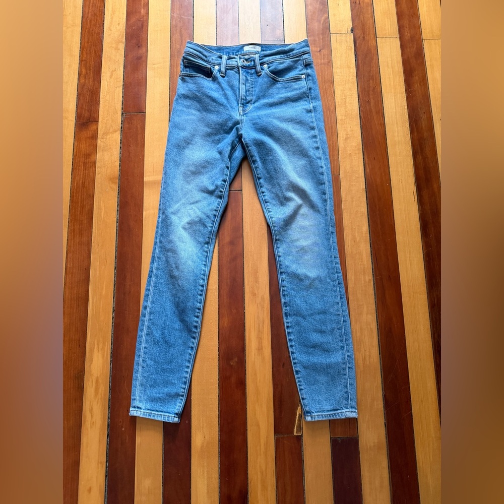 EUC Vince Women’s Jeans Size 27, Size 4, straight leg